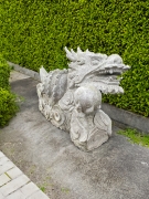 Drak držící kuličku, 150 cm