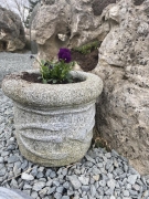 Kamenný květináč z růžové žuly se vzory větviček , 28x20, vrtaný