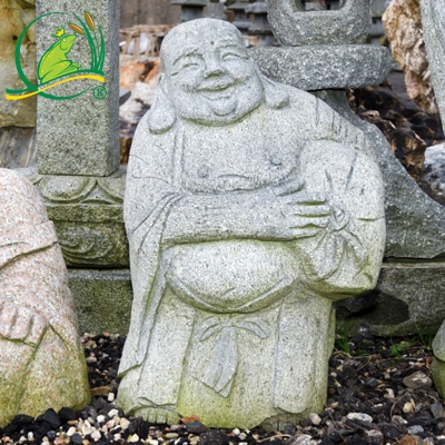 Budha s batohem (se štěstím), červená žula, výška 60 cm