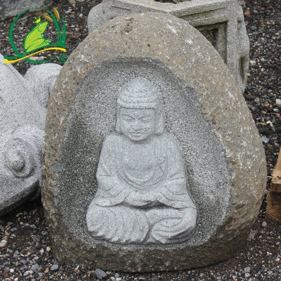 Budha v kameni, basalt-čedič, výška 75 cm